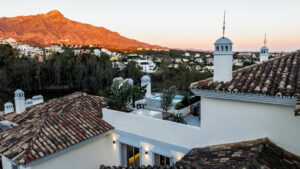 Exclusive Luxury Duplex Penthouse for sale in Marbella: Modern Elegance Meets Coastal Bliss