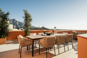 Modern Elegance Meets Serene Luxury: Exquisite 4-Bedroom Luxury Apartment in Marbella's Prestigious Les Belvederes