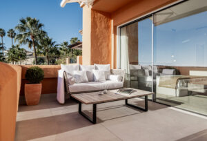 Modern Elegance Meets Serene Luxury: Exquisite 4-Bedroom Luxury Apartment in Marbella's Prestigious Les Belvederes