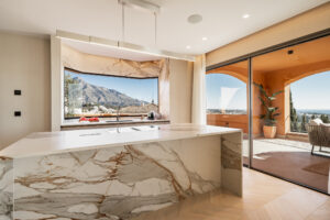 Modern Elegance Meets Serene Luxury: Exquisite 4-Bedroom Luxury Apartment in Marbella's Prestigious Les Belvederes