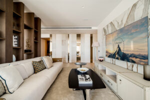 Modern Elegance Meets Serene Luxury: Exquisite 4-Bedroom Luxury Apartment in Marbella's Prestigious Les Belvederes