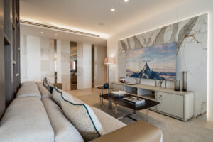 Modern Elegance Meets Serene Luxury: Exquisite 4-Bedroom Luxury Apartment in Marbella's Prestigious Les Belvederes