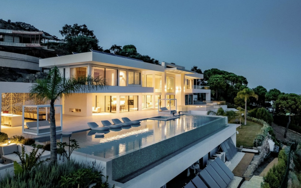 Finding your ideal view with a quality Real Estate Agent in Marbella